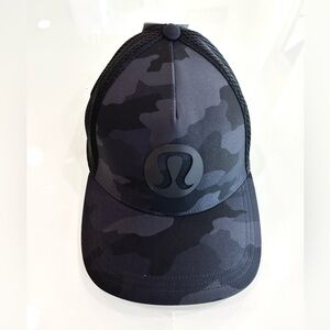 Lululemon trucker hat L/XL
